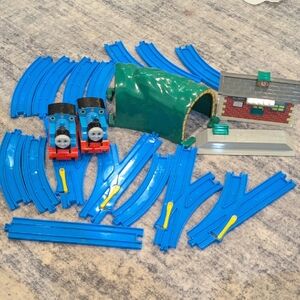 Vintage Thomas The Train Set with Tracks and Tunnel